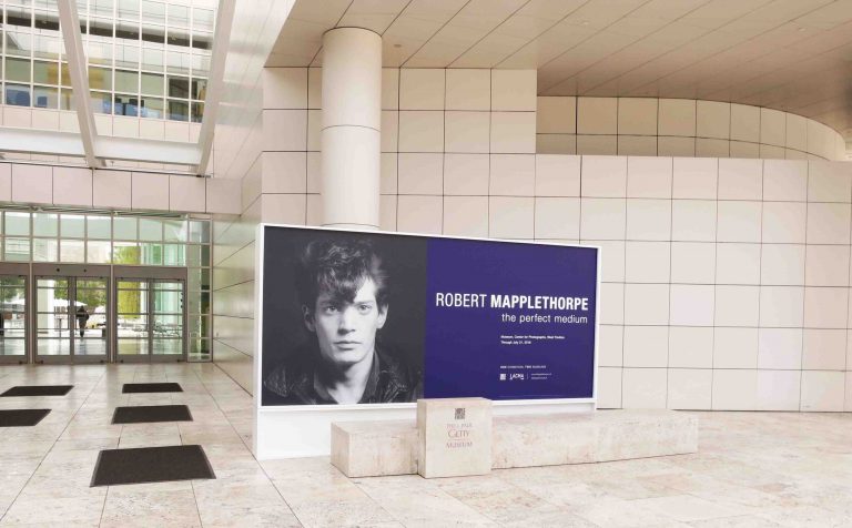 2-OlsonVisual_muralgraphic_Getty_Mapplethorpe