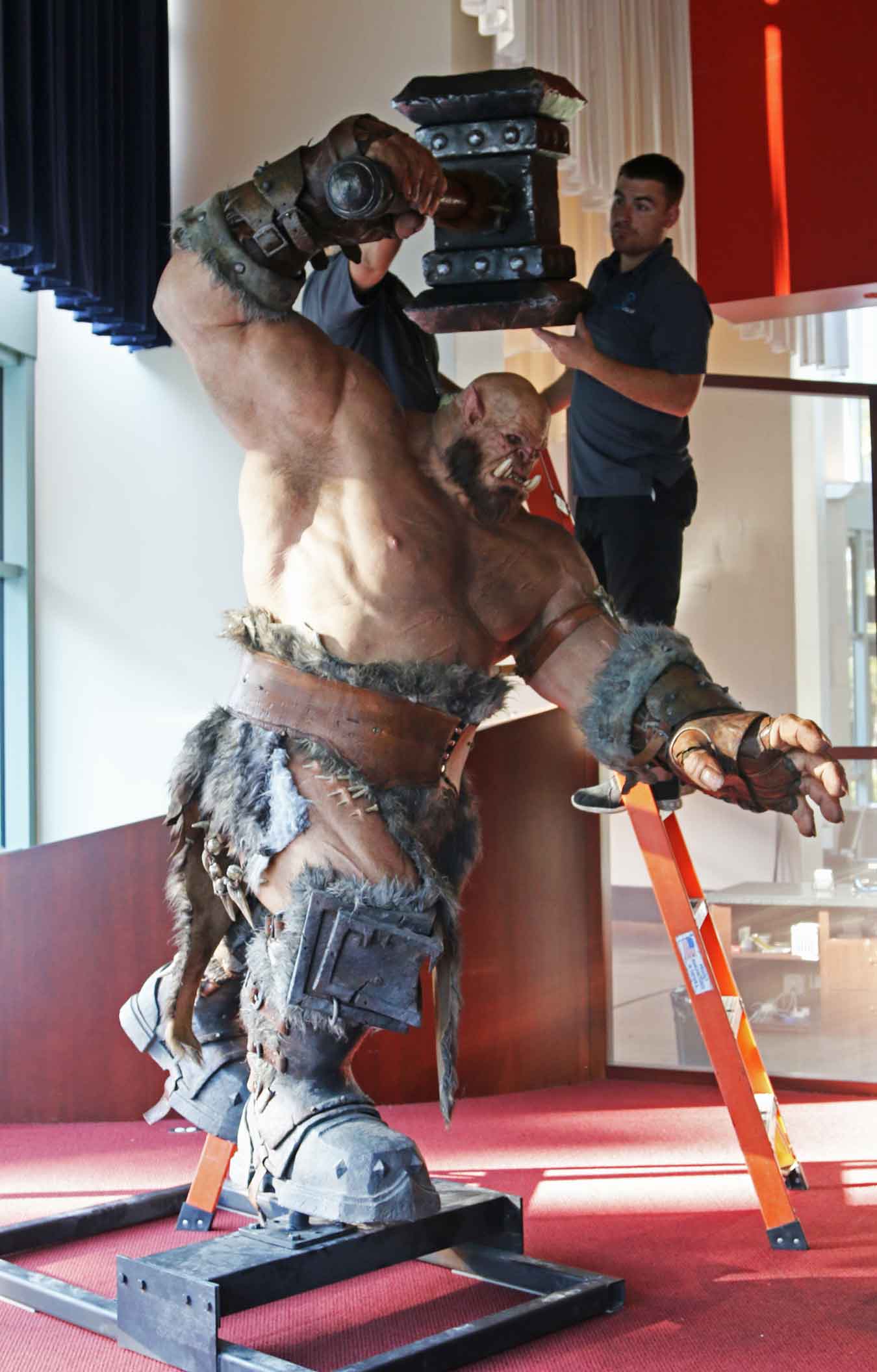 OlsonVisual_Warcraft_CostumeDisplay